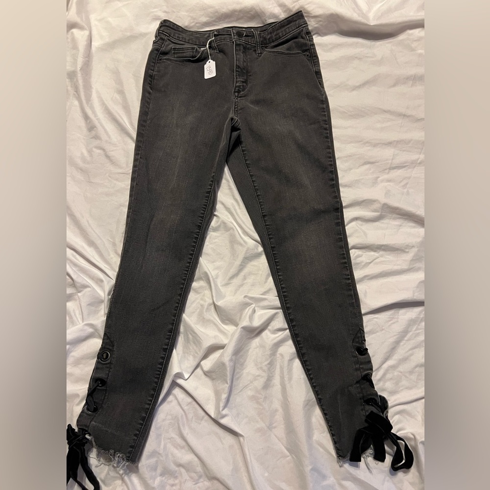GUC Universal Thread denim jeans. Size 4.